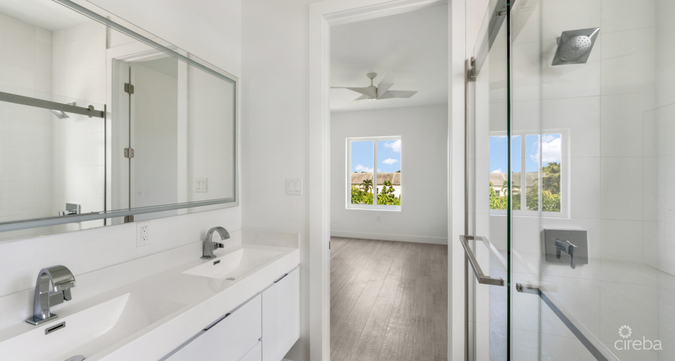 The Bentley #1 End Unit