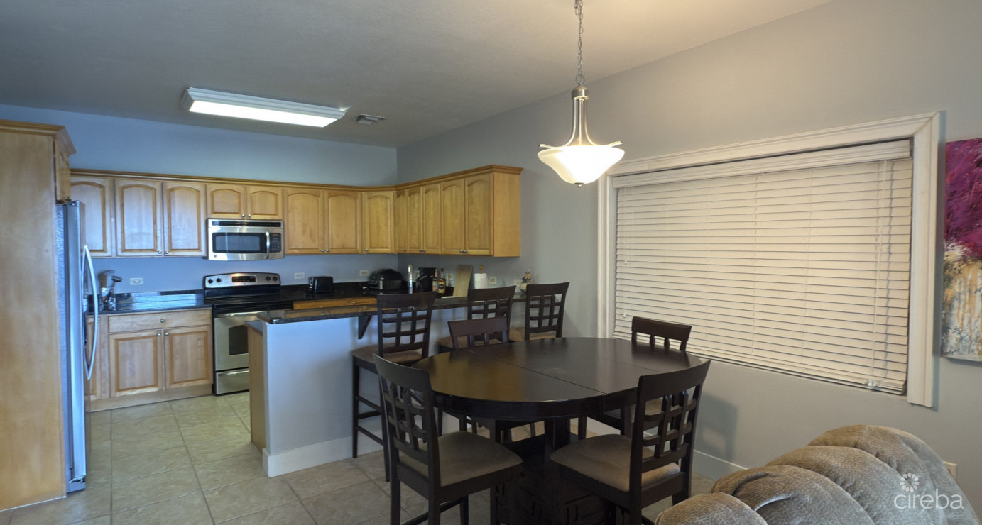 South Shore Spacious 3 Bedroom Seafront Penthouse