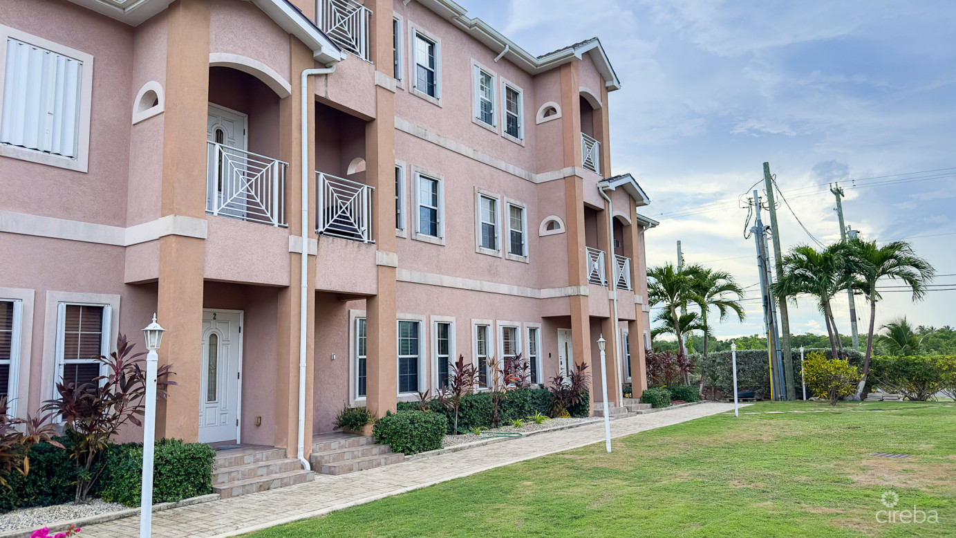 3 Bed & Den Townhouse Palmetto Grande Prospect