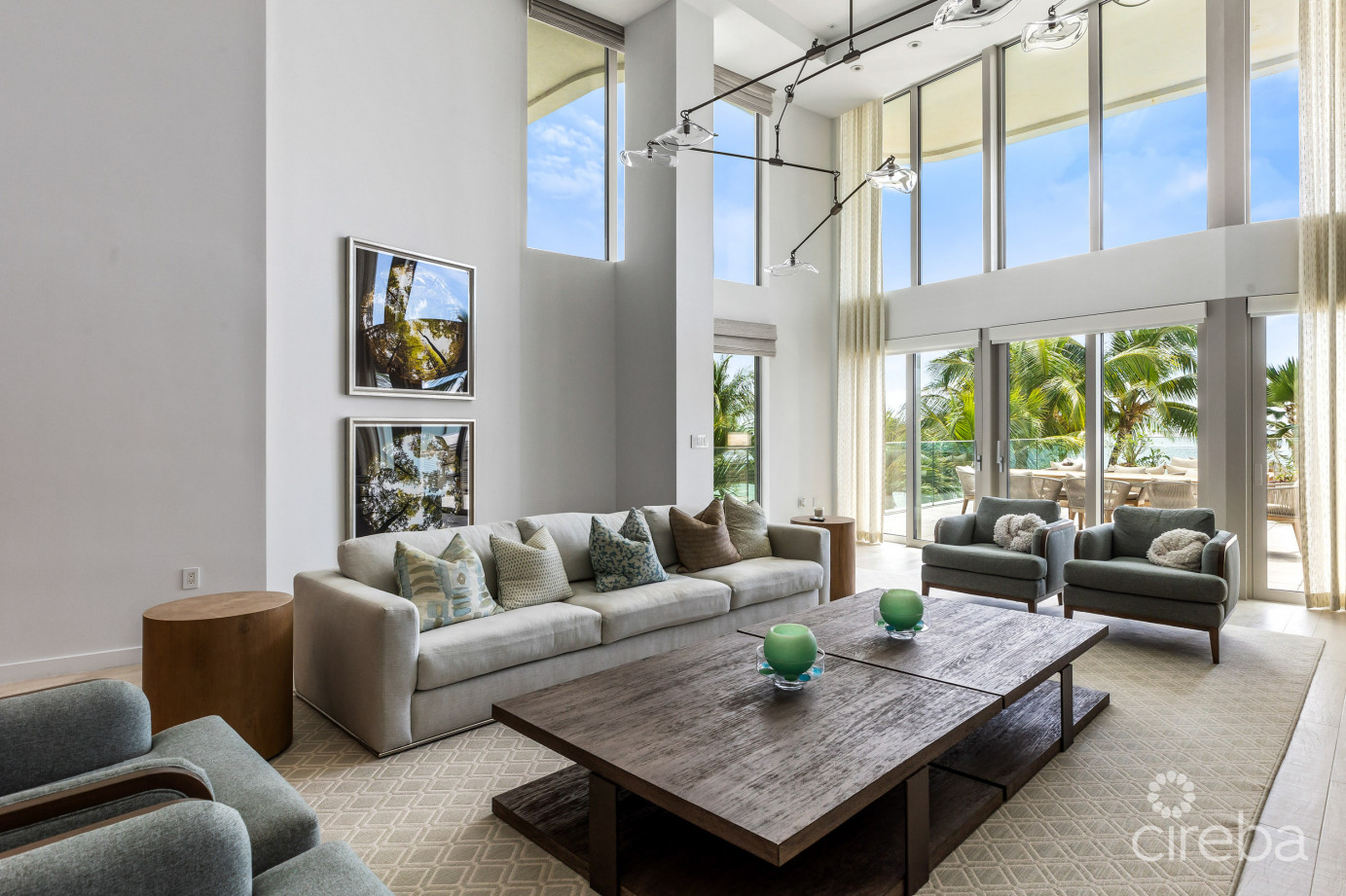 Tides -  Beachfront, Luxury 4 Bedroom Condo With Terrace