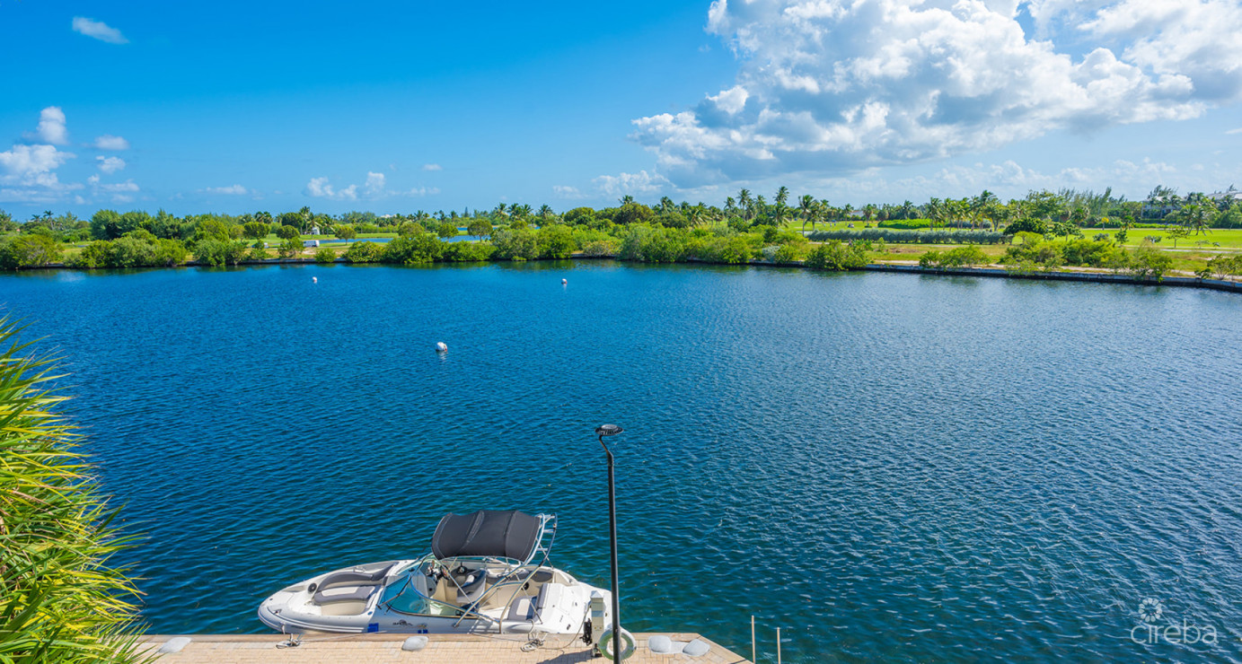 Dual Aspect Waterfront Penthouse At Waterways