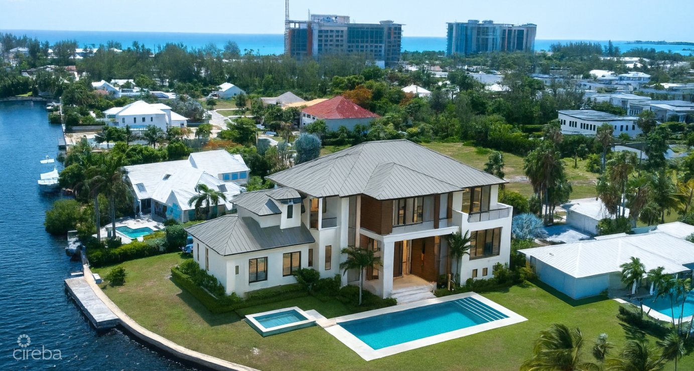 Governors Harbour - Very Wide Lot