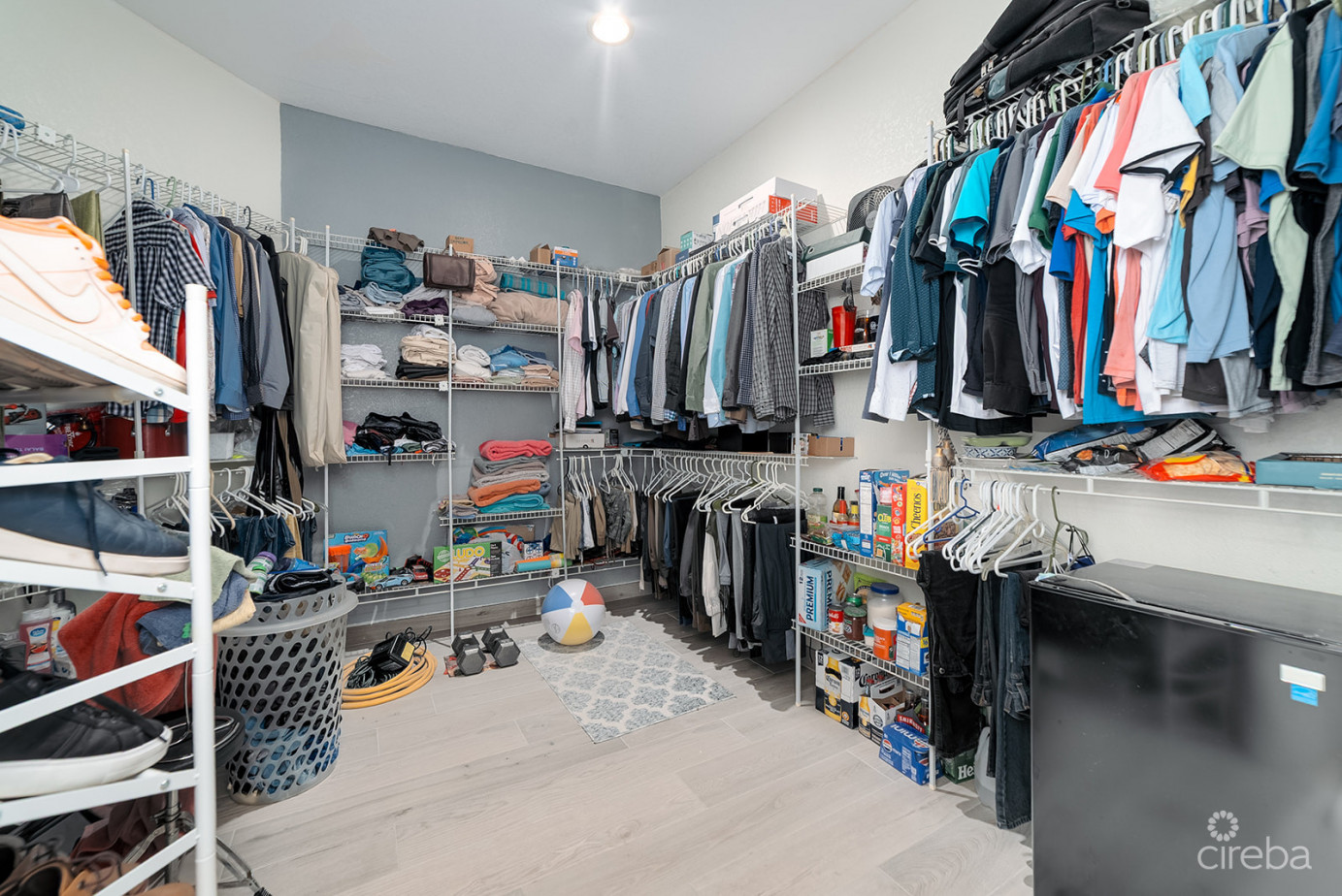 4-bedroom Family Gem In Savannah Meadows  W/rental Unit