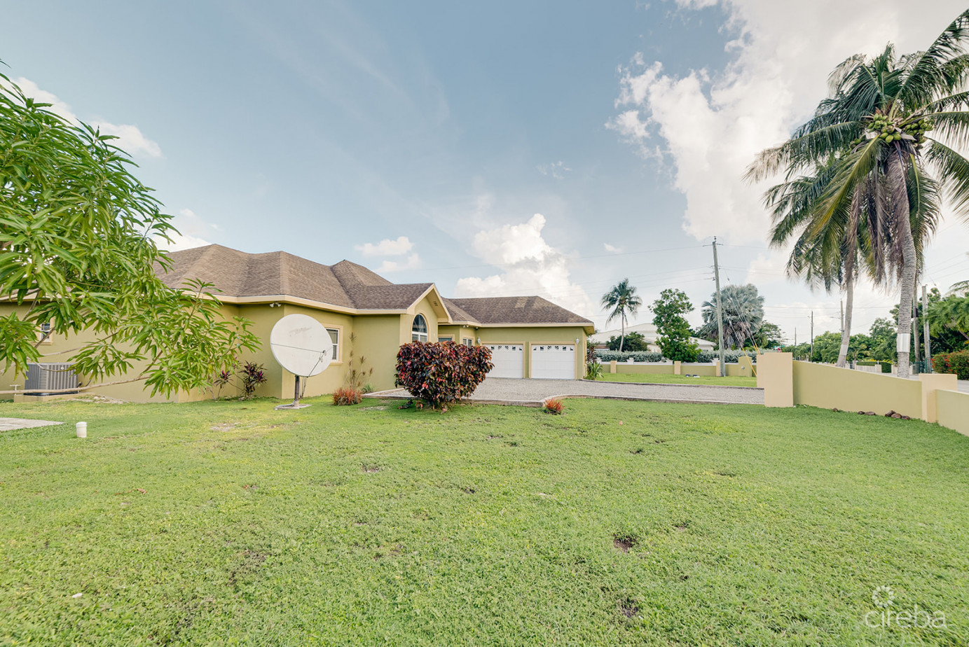 4-bedroom Family Gem In Savannah Meadows  W/rental Unit