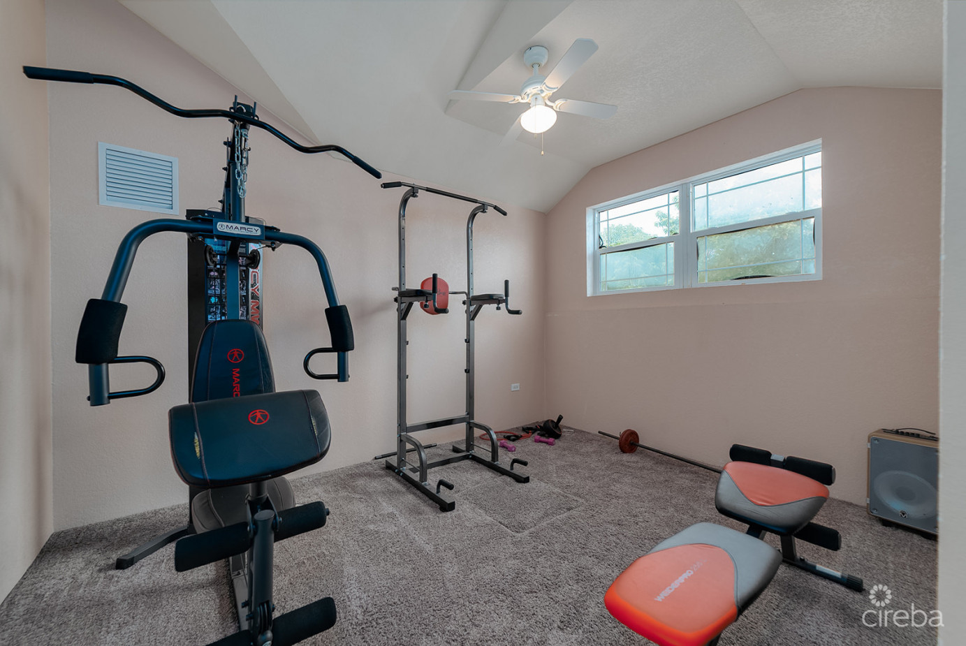 4-bedroom Family Gem In Savannah Meadows  W/rental Unit