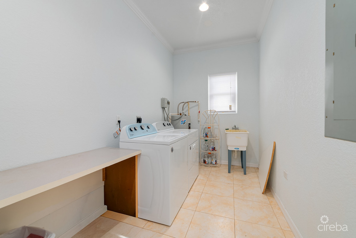 4-bedroom Family Gem In Savannah Meadows  W/rental Unit