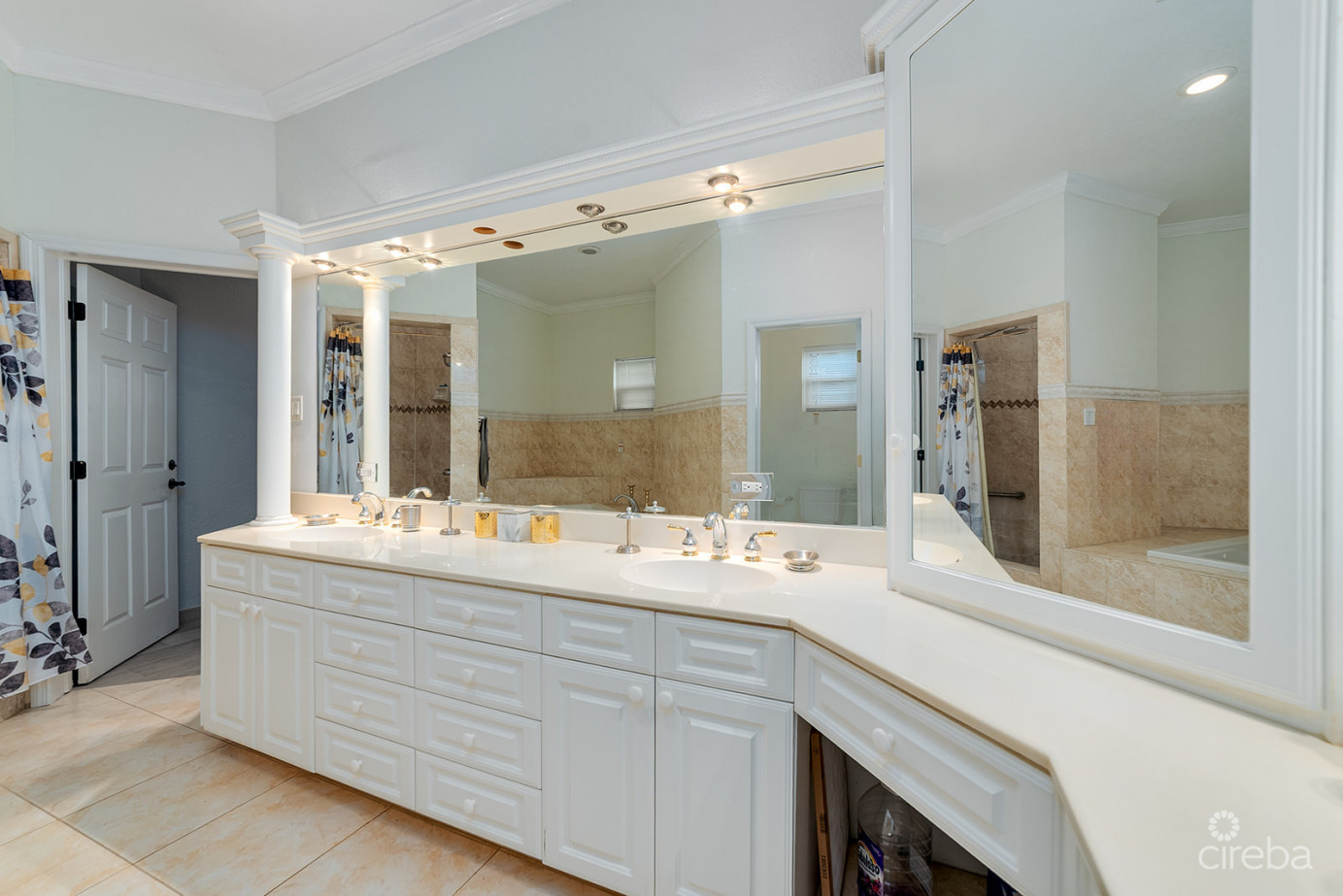 4-bedroom Family Gem In Savannah Meadows  W/rental Unit