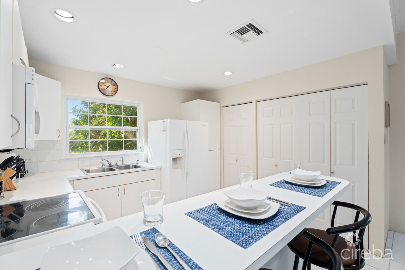 Spacious 3 Bedroom Apartment In South Sound!