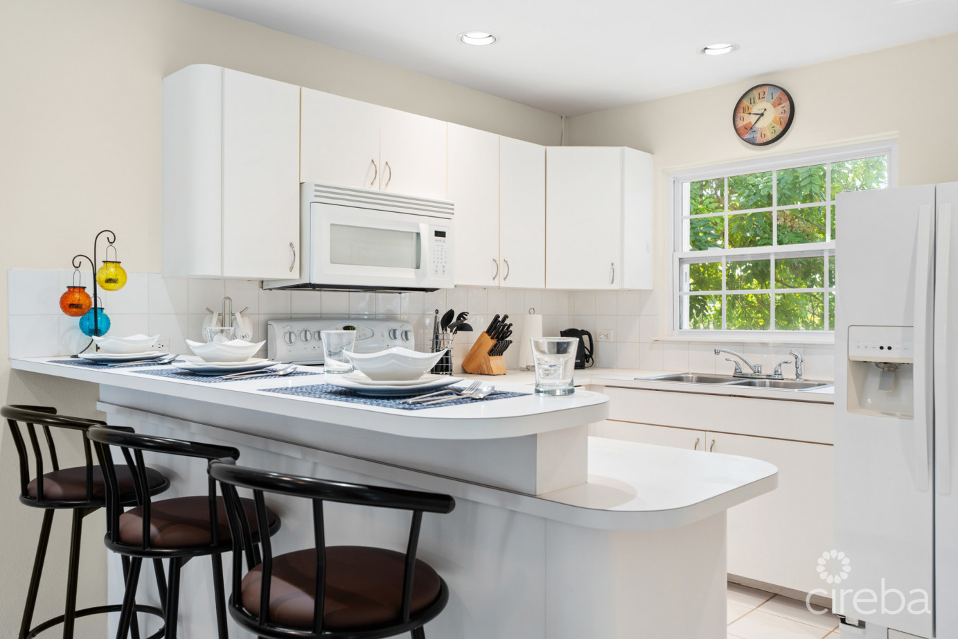 Spacious 3 Bedroom Apartment In South Sound!