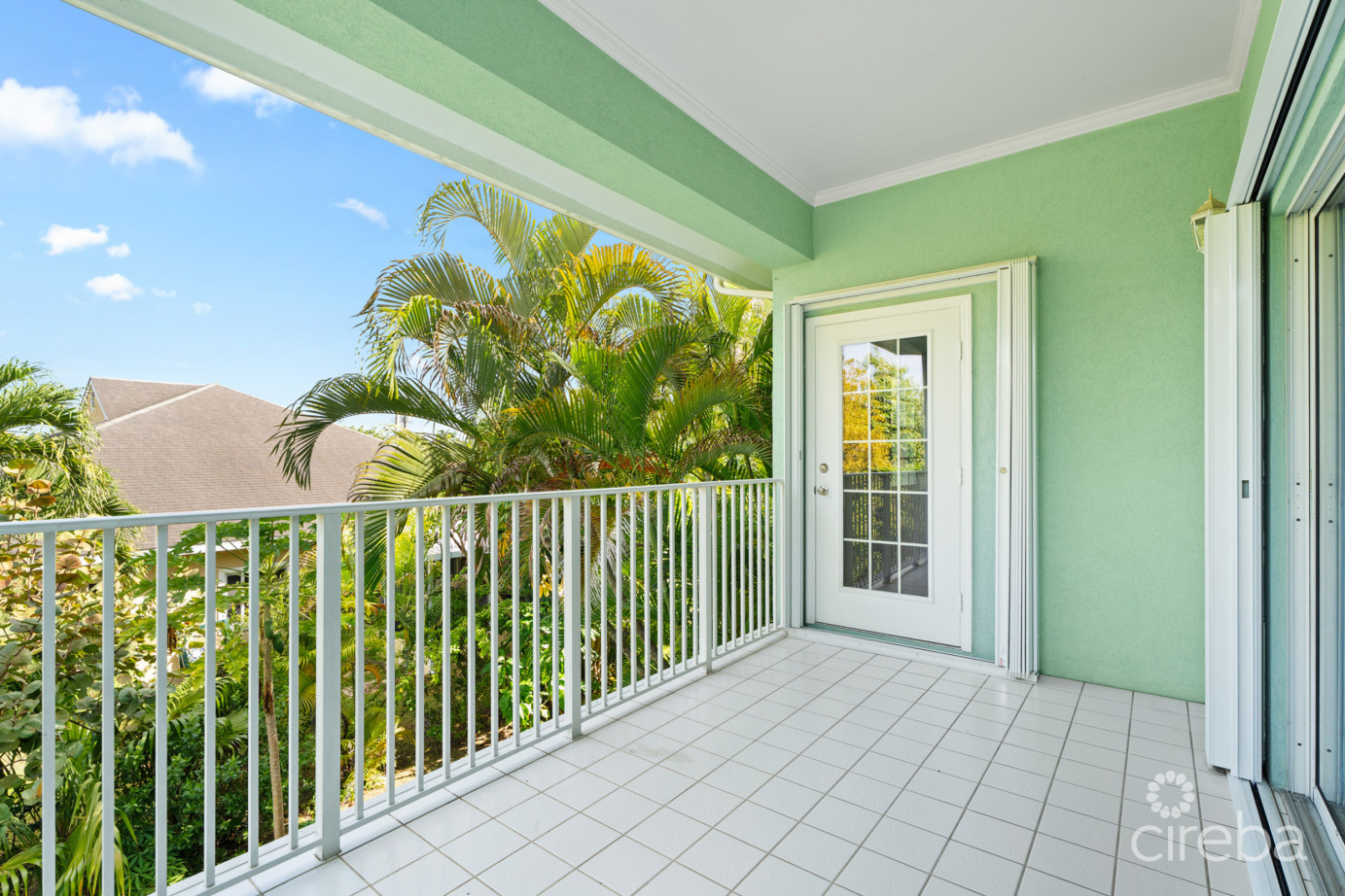 Spacious 3 Bedroom Apartment In South Sound!