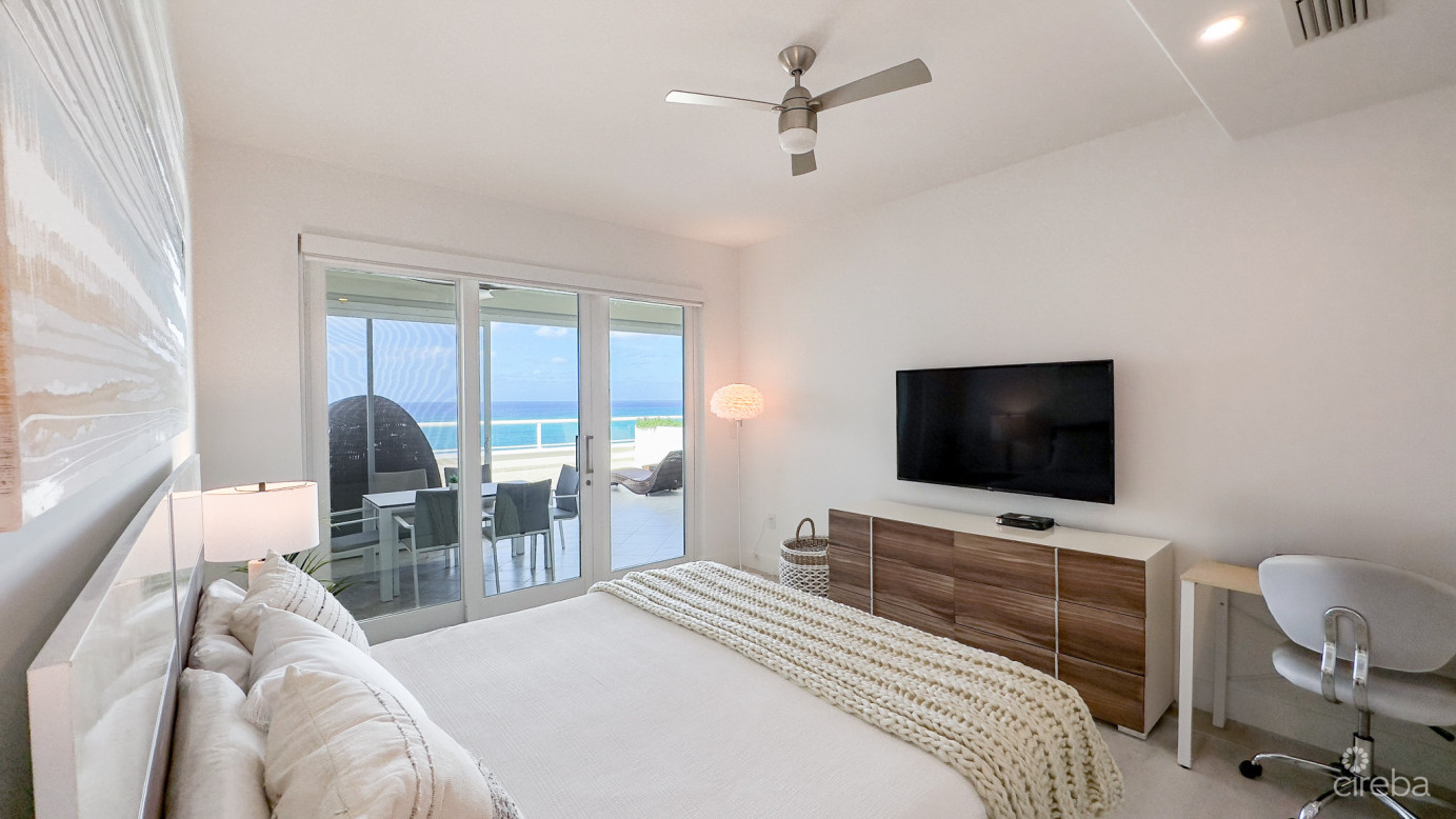 Beach Front Condo - 3 Bed - South Bay Beach Club