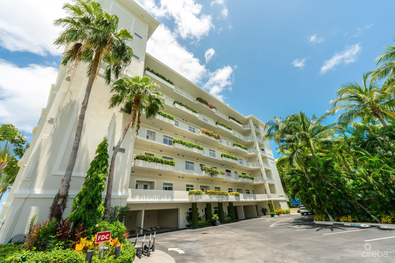 Beach Front Condo - 3 Bed - South Bay Beach Club