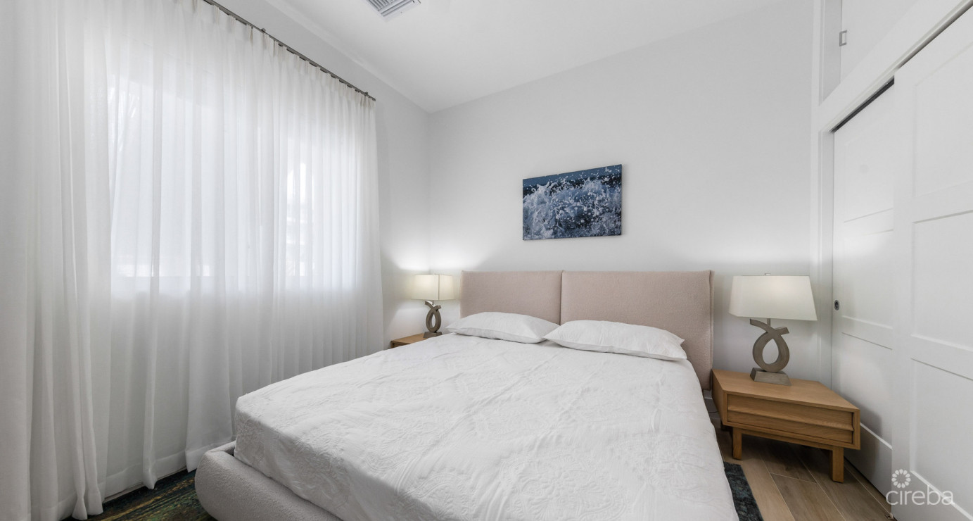 28 Sunset Point  Well Appointed Seafront Unit  1-bed/ 1.5 Bath