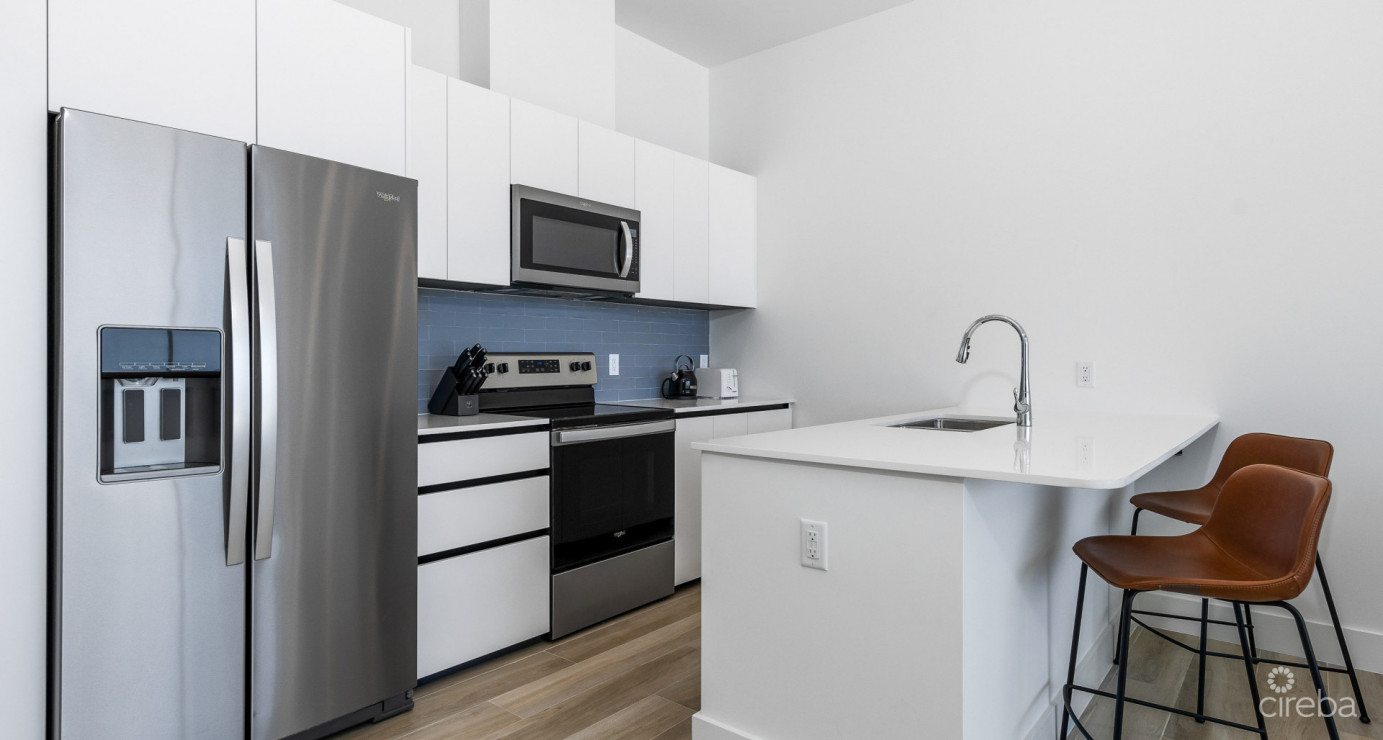 28 Sunset Point  Well Appointed Seafront Unit  1-bed/ 1.5 Bath