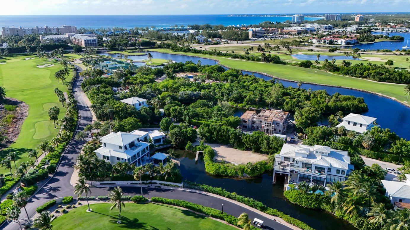 Ritz Carlton Deck House #18  Canal Front Land