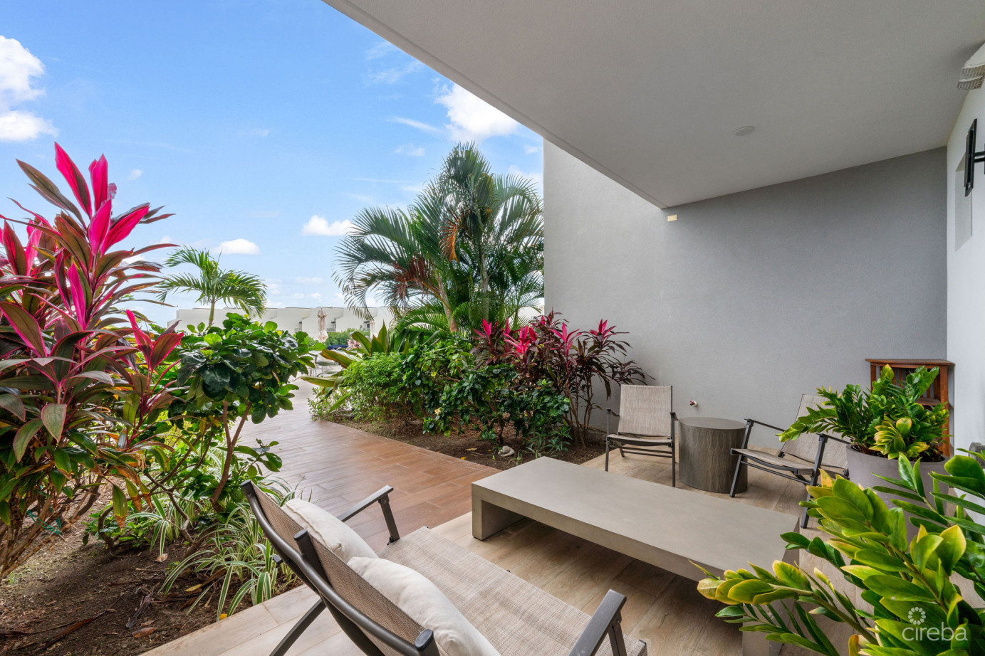 Ocean Crest 14, Oceanfront Townhome With Studio