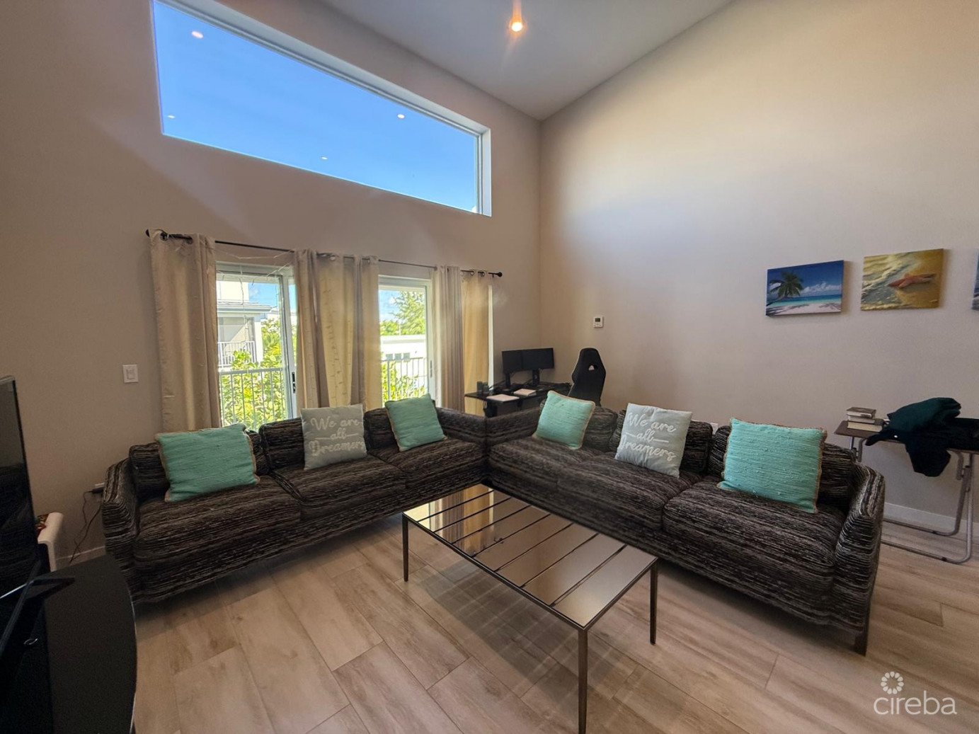 2 Bed Townhouse Downtown Reach