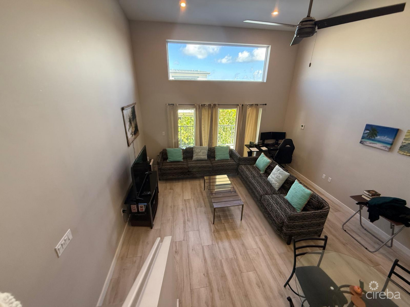 2 Bed Townhouse Downtown Reach