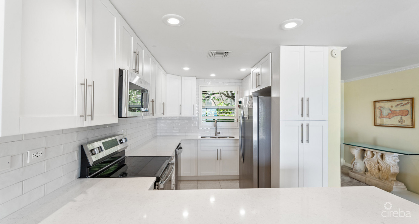 Grapetree #7 Beachfront (renovated Gf 3 Bed / 3 Bath)