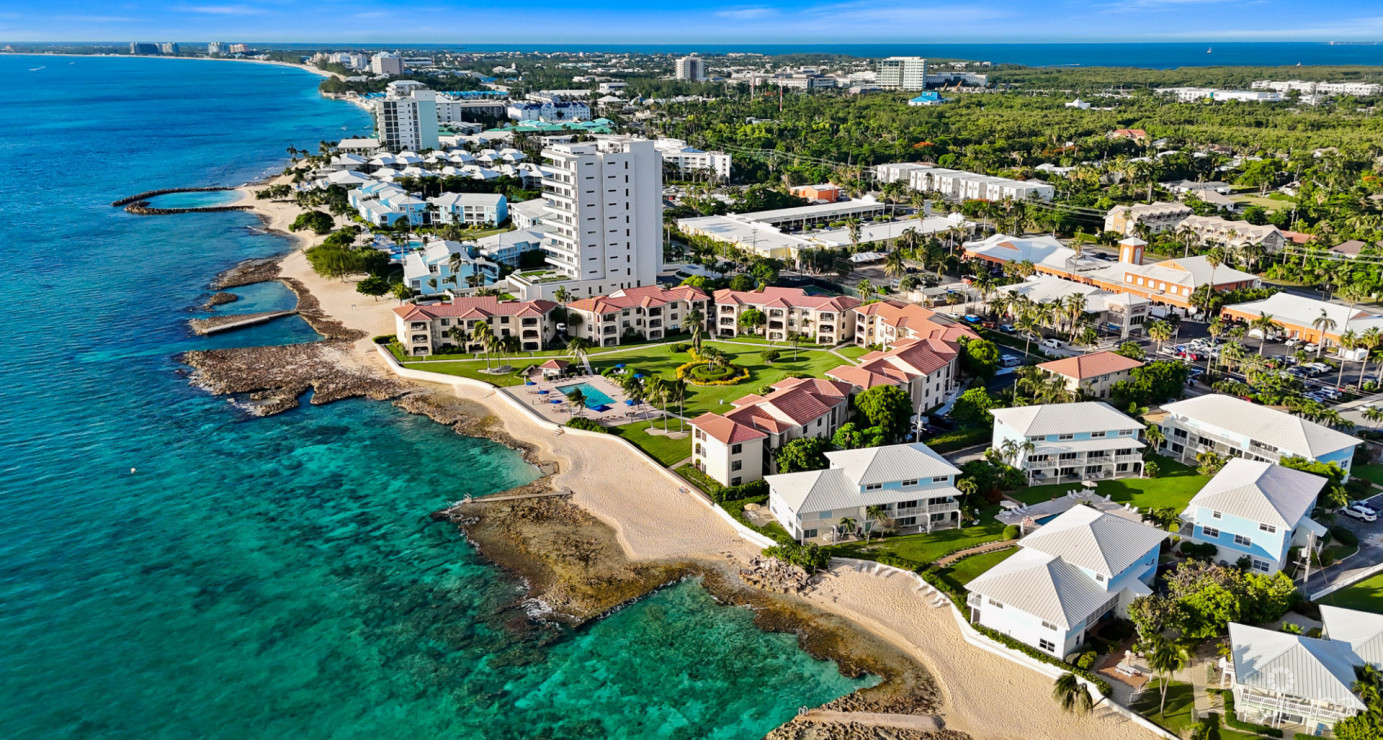 Grapetree #7 Beachfront (renovated Gf 3 Bed / 3 Bath)