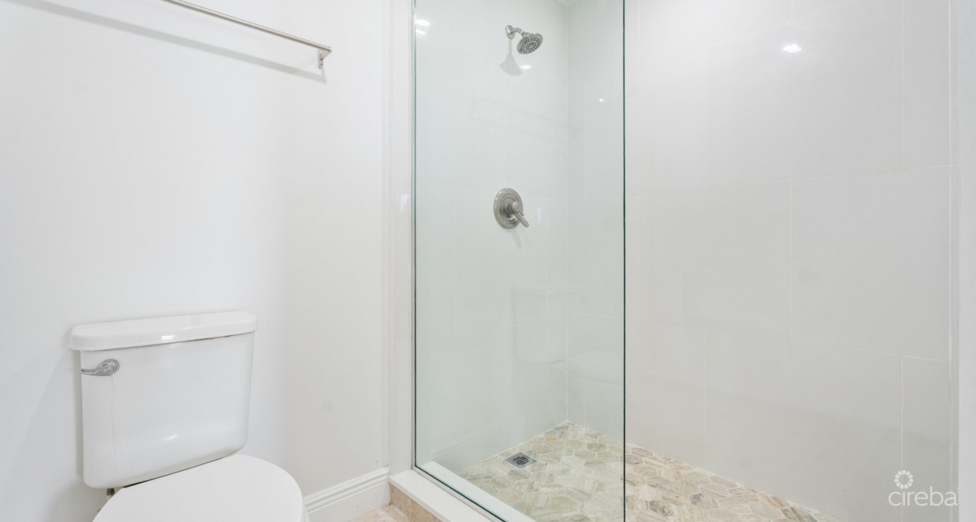 Grapetree #7 Beachfront (renovated Gf 3 Bed / 3 Bath)