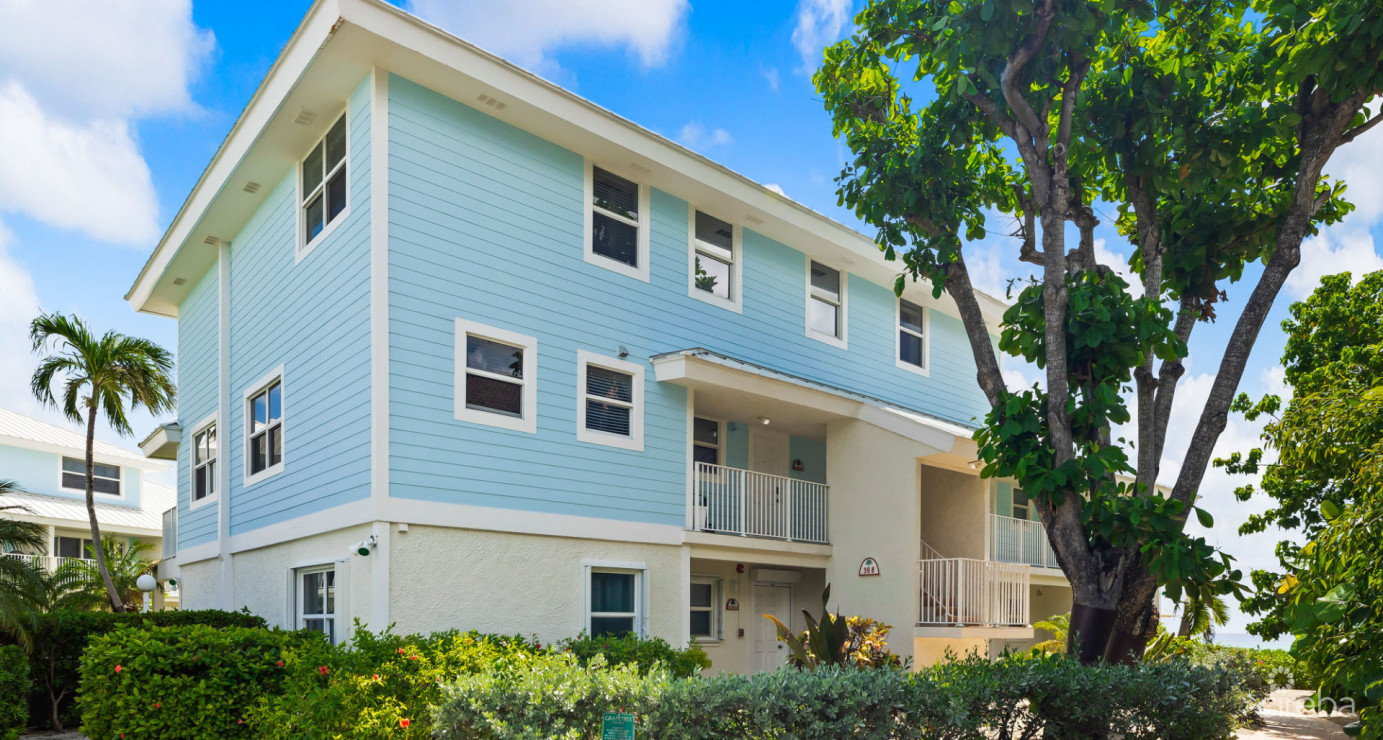 Grapetree #7 Beachfront (renovated Gf 3 Bed / 3 Bath)