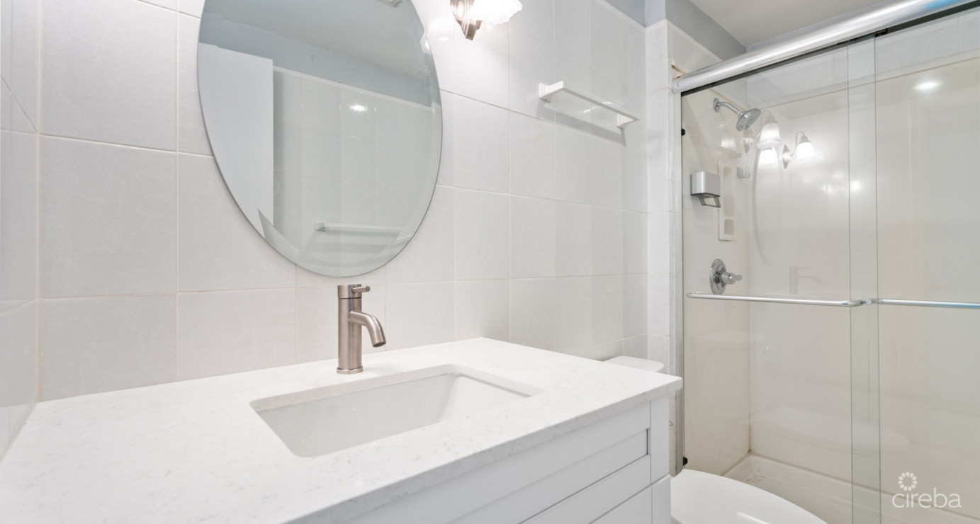 Grapetree #7 Beachfront (renovated Gf 3 Bed / 3 Bath)