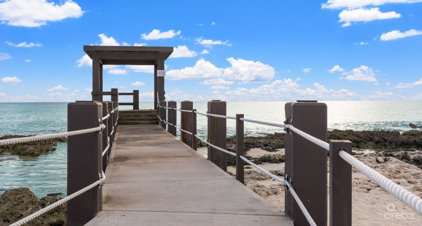 Ocean Front Windsor Village Corner 2 Bed Newly Renovated