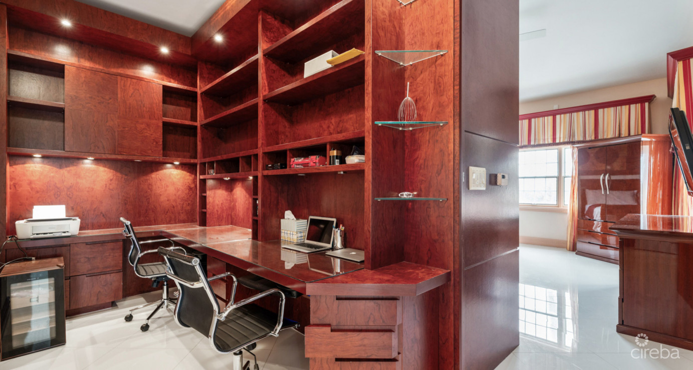 Britannia #630  Seven Mile Corridor - Spacious Canal Front Living