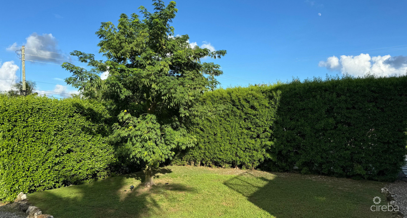 "hideaway Hill" Lush Modern Elegance Close To Sea Access