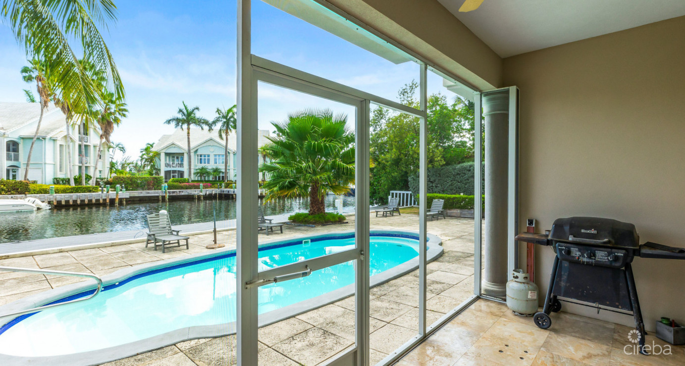 Two Bedroom Townhouse On Palm Heights Canal