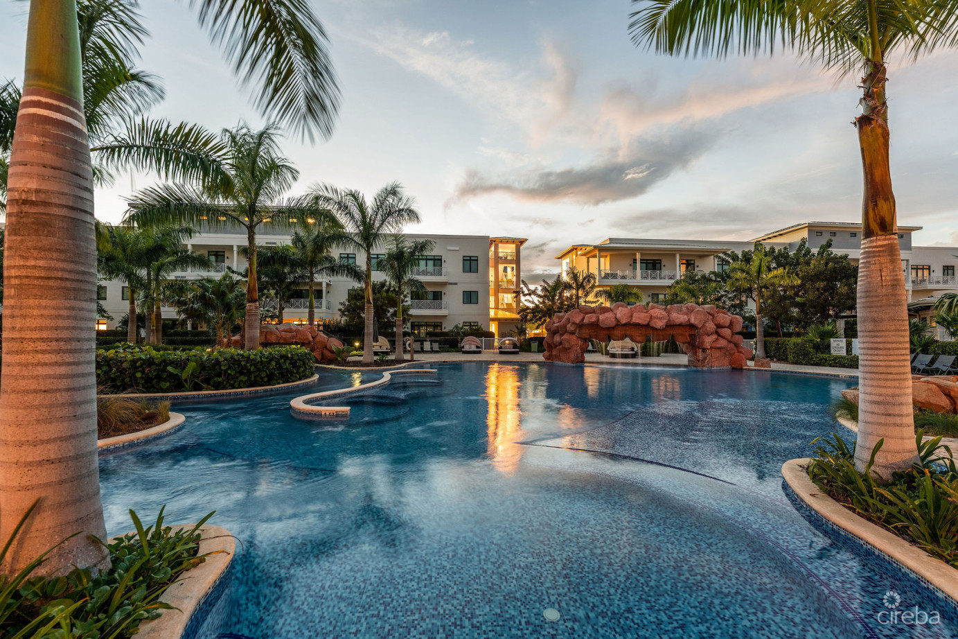 Olea 414 - Private Garden 2-bed Residence