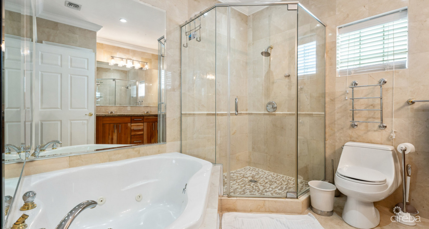 Palacades #2 (4 Bed Oceanfront Villa)