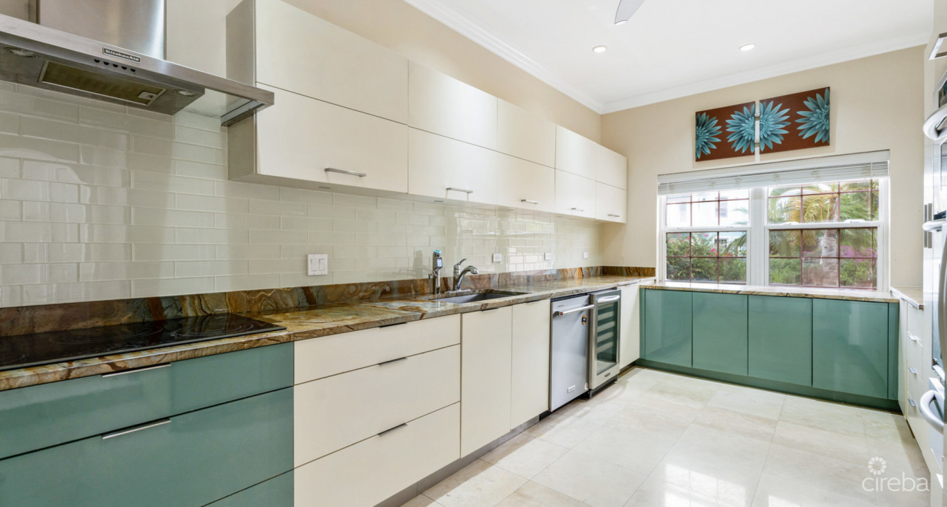 Palacades #2 (4 Bed Oceanfront Villa)