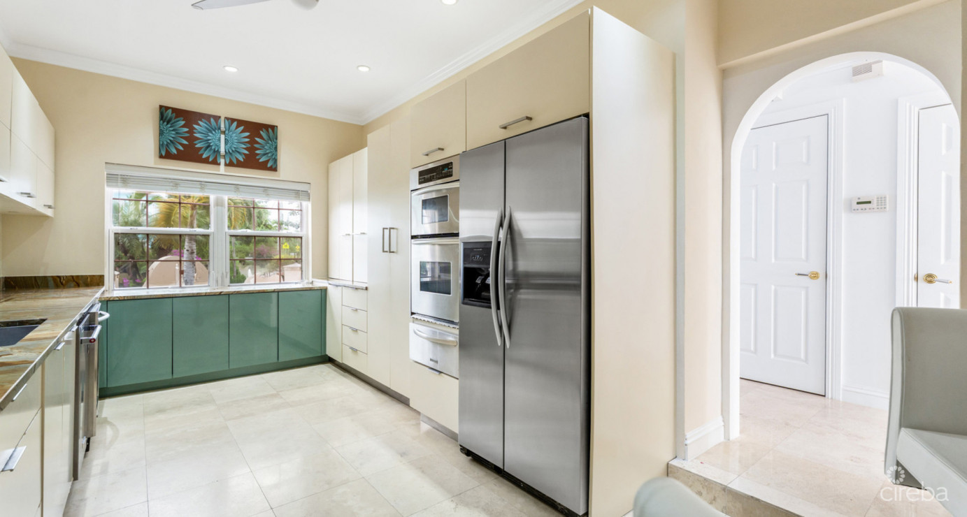 Palacades #2 (4 Bed Oceanfront Villa)