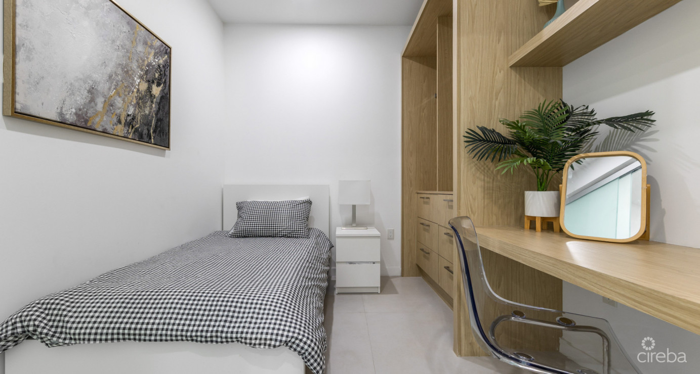 Unit 209  Harbour Walk  Mini-penthouse With Den And Exclusive Perks