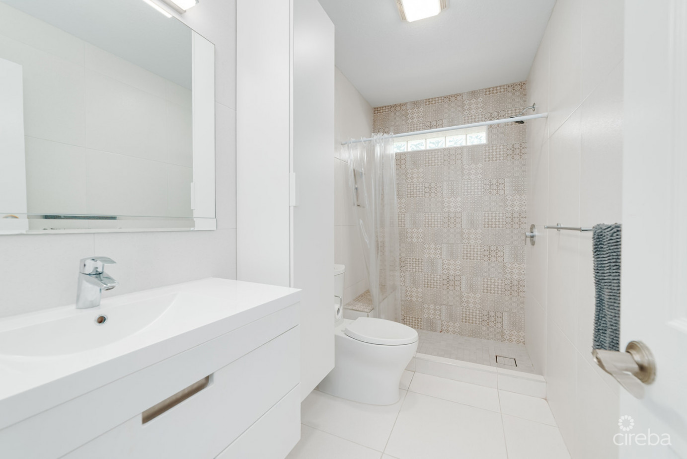 Lakeside #d127: Prime Entry-level Investment Near Camana Bay