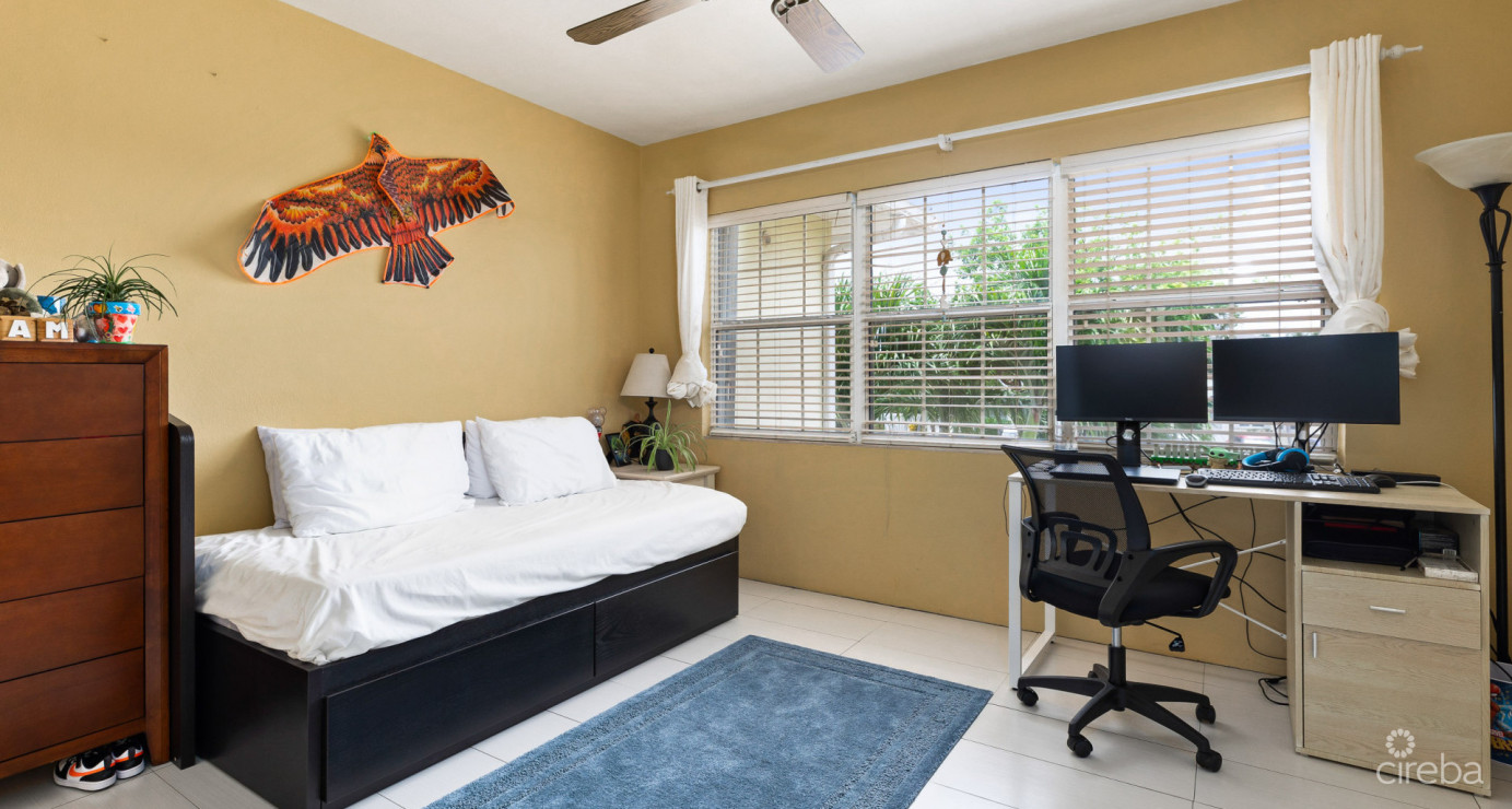 South Palms #5 (2 Bed/2.5 Bath Ss Townhome)