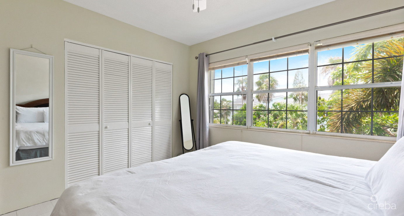 South Palms #5 (2 Bed/2.5 Bath Ss Townhome)