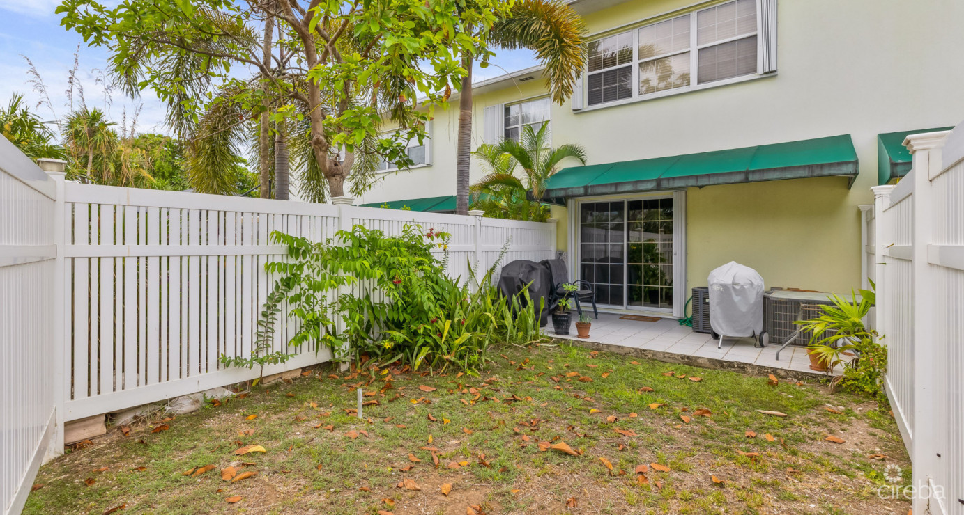 South Palms #5 (2 Bed/2.5 Bath Ss Townhome)