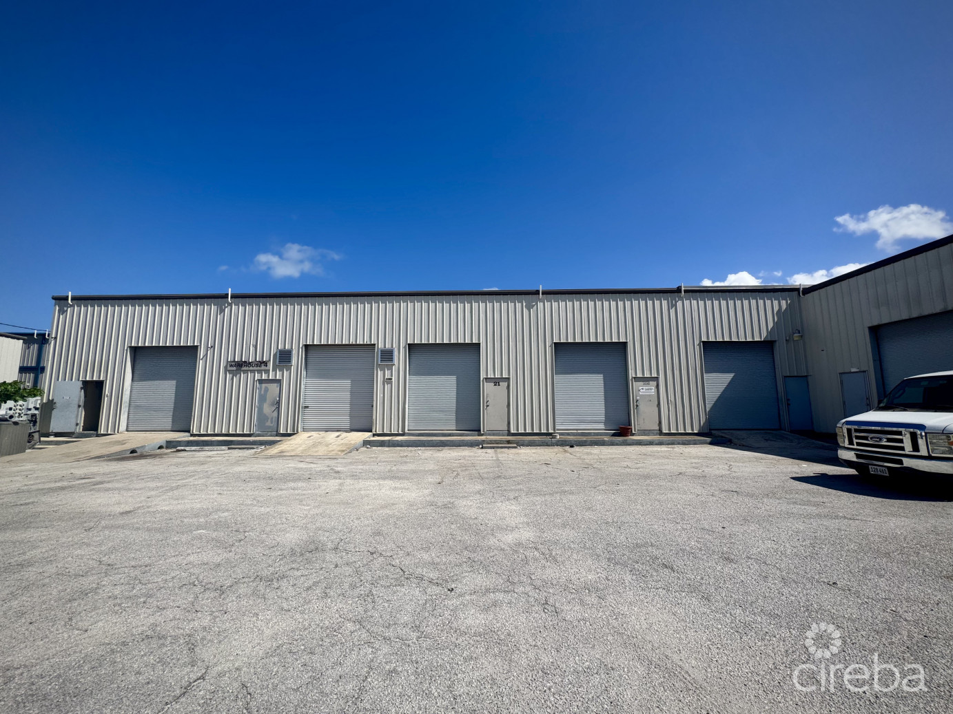Red Gate Warehouse 605 Sq Ft