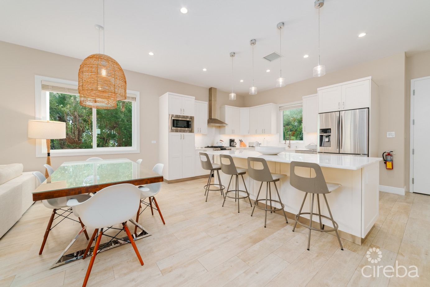 Boggy Sands Club With Two Storage Units