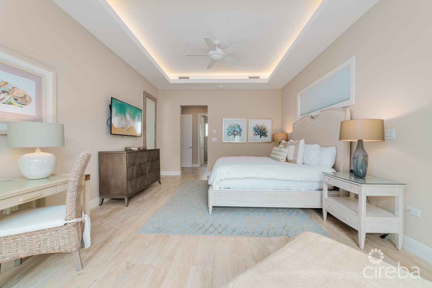 Boggy Sands Club With Two Storage Units