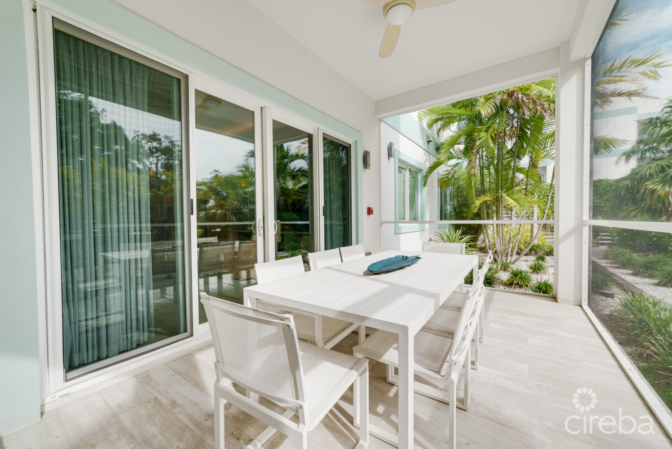 Boggy Sands Club With Two Storage Units