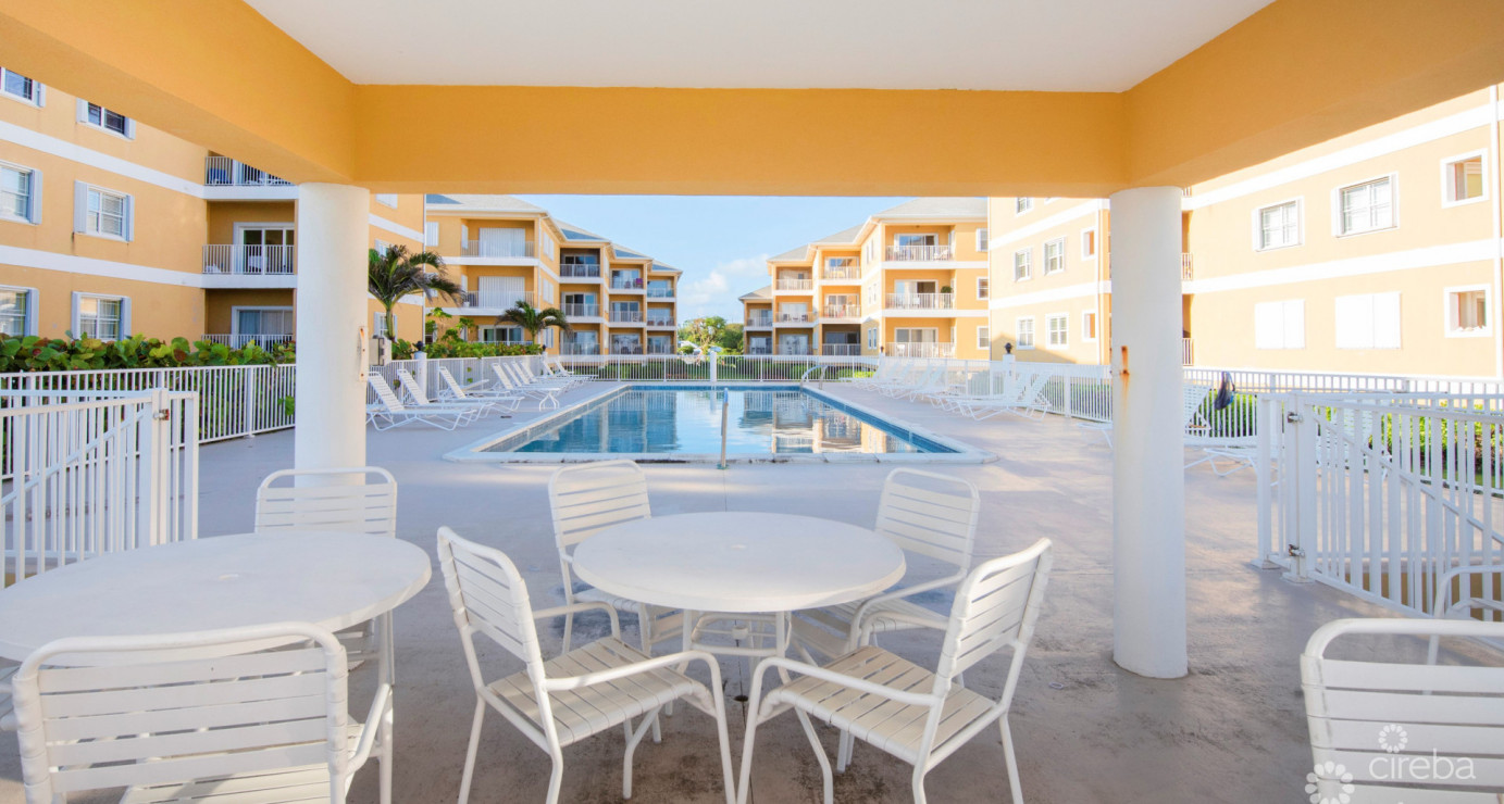 South Shore Spacious 3 Bedroom Seafront Penthouse