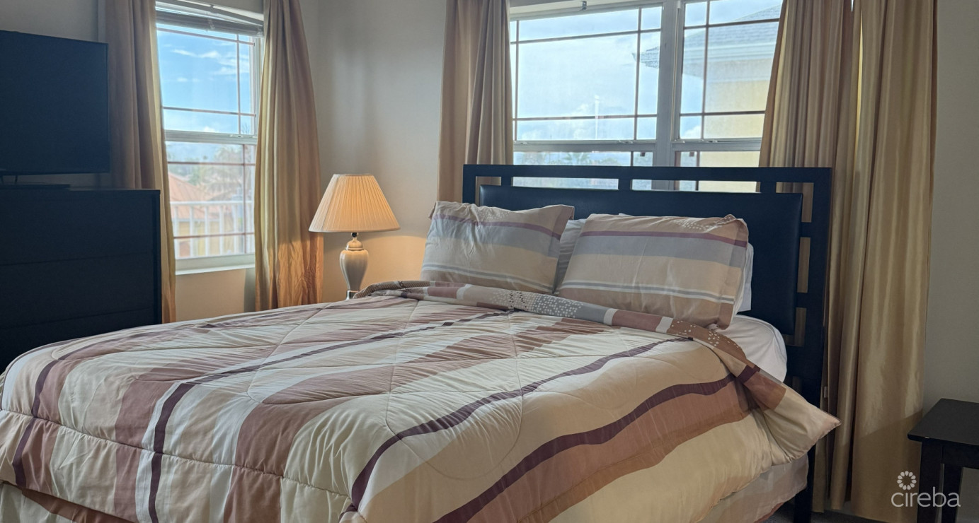 South Shore Spacious 3 Bedroom Seafront Penthouse