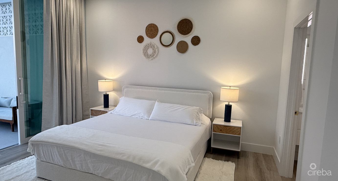 Oceanfront Penthouse- Stunning New 3 Bed- Sunset Point