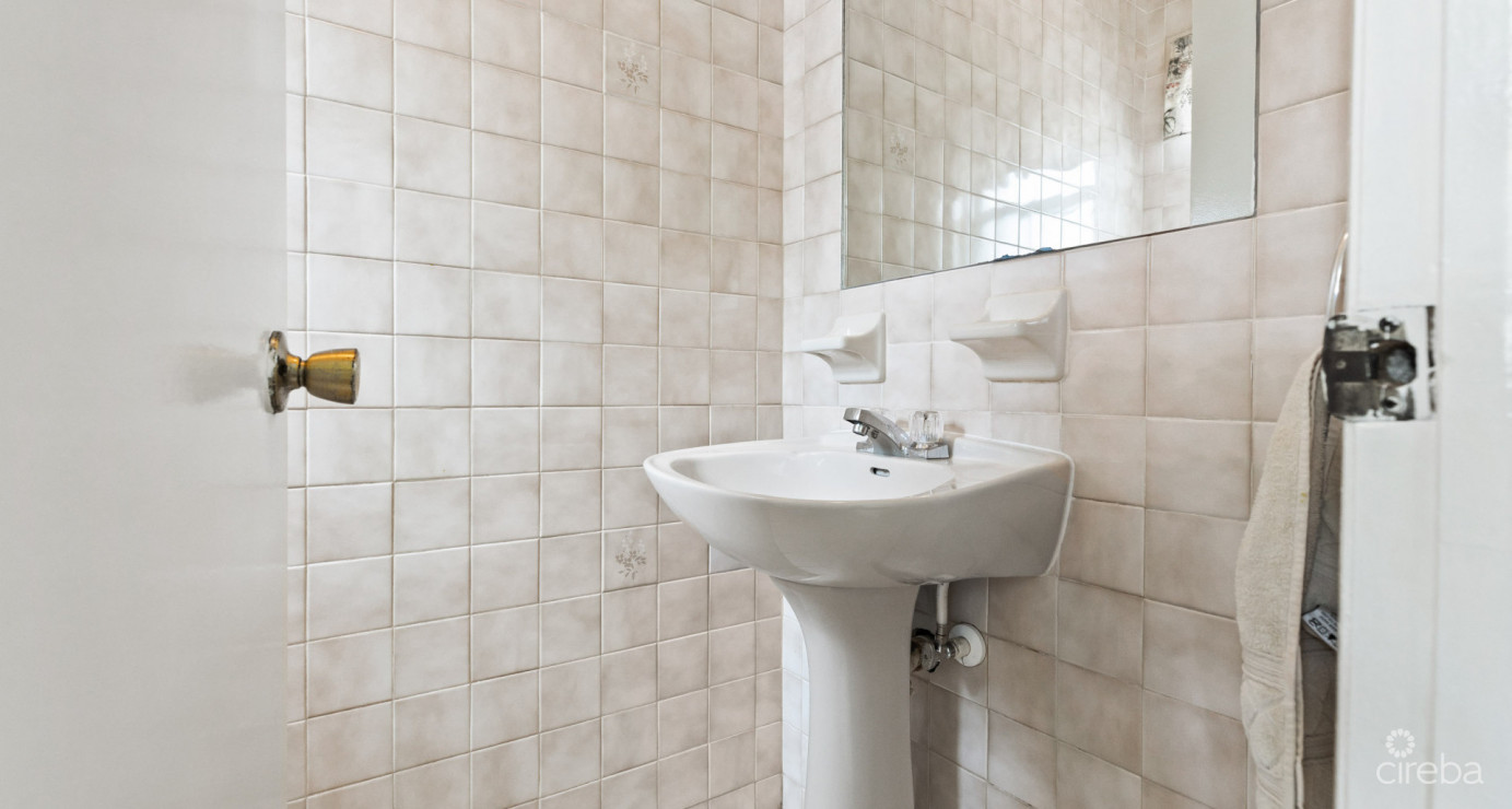 South Palms #5 (2 Bed/2.5 Bath Ss Townhome)