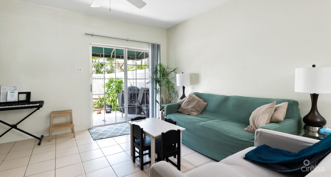 South Palms #5 (2 Bed/2.5 Bath Ss Townhome)