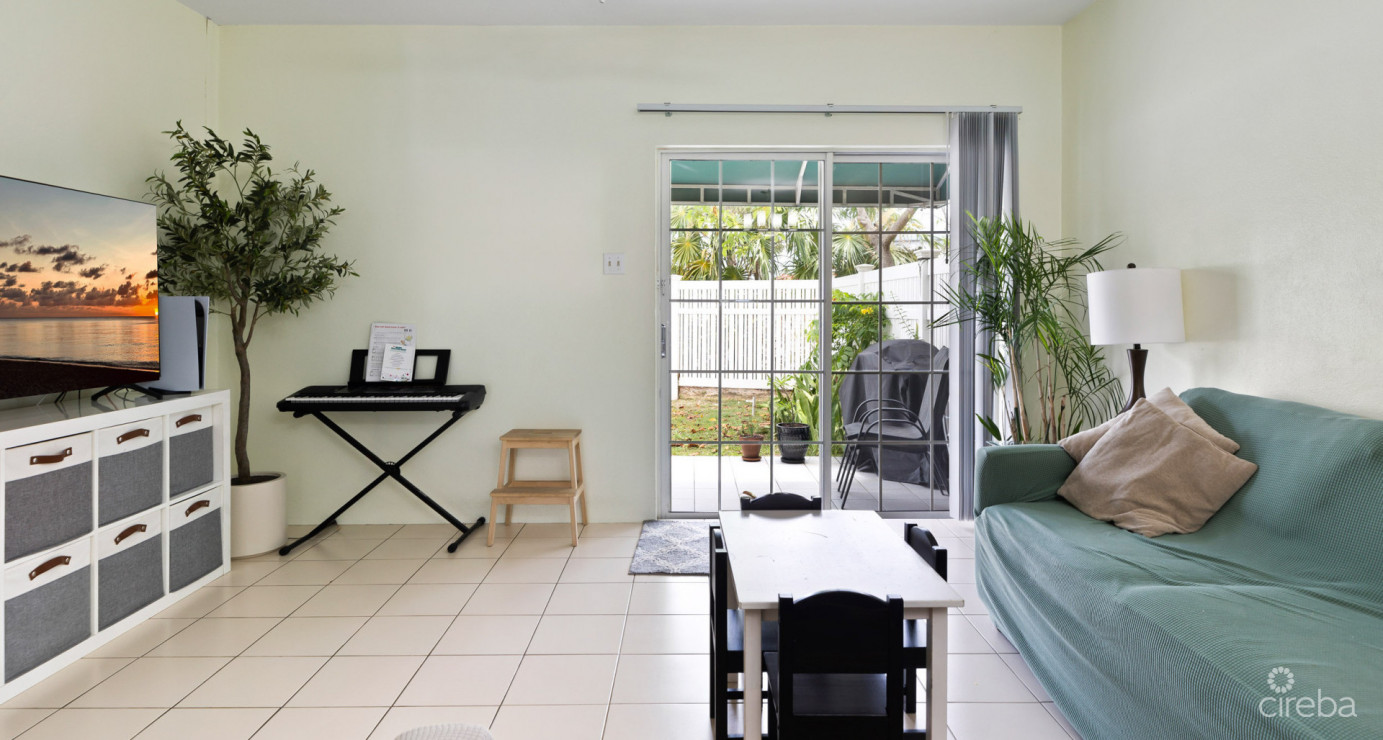 South Palms #5 (2 Bed/2.5 Bath Ss Townhome)